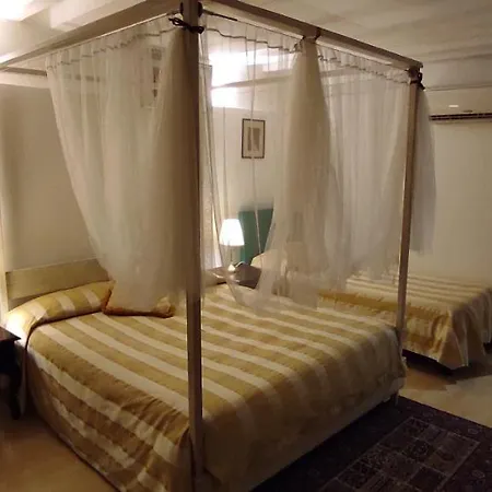 Dimora Al Doge Beato Vista Canale Bed & Breakfast 4*