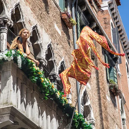 Dimora Al Doge Beato Vista Canale Bed & Breakfast 4*