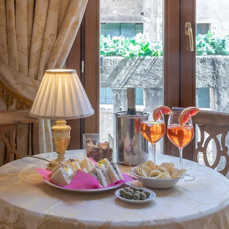 Dimora Al Doge Beato Vista Canale Bed & Breakfast Venedig