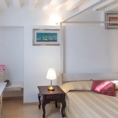 Dimora Al Doge Beato Vista Canale Bed & Breakfast 4*